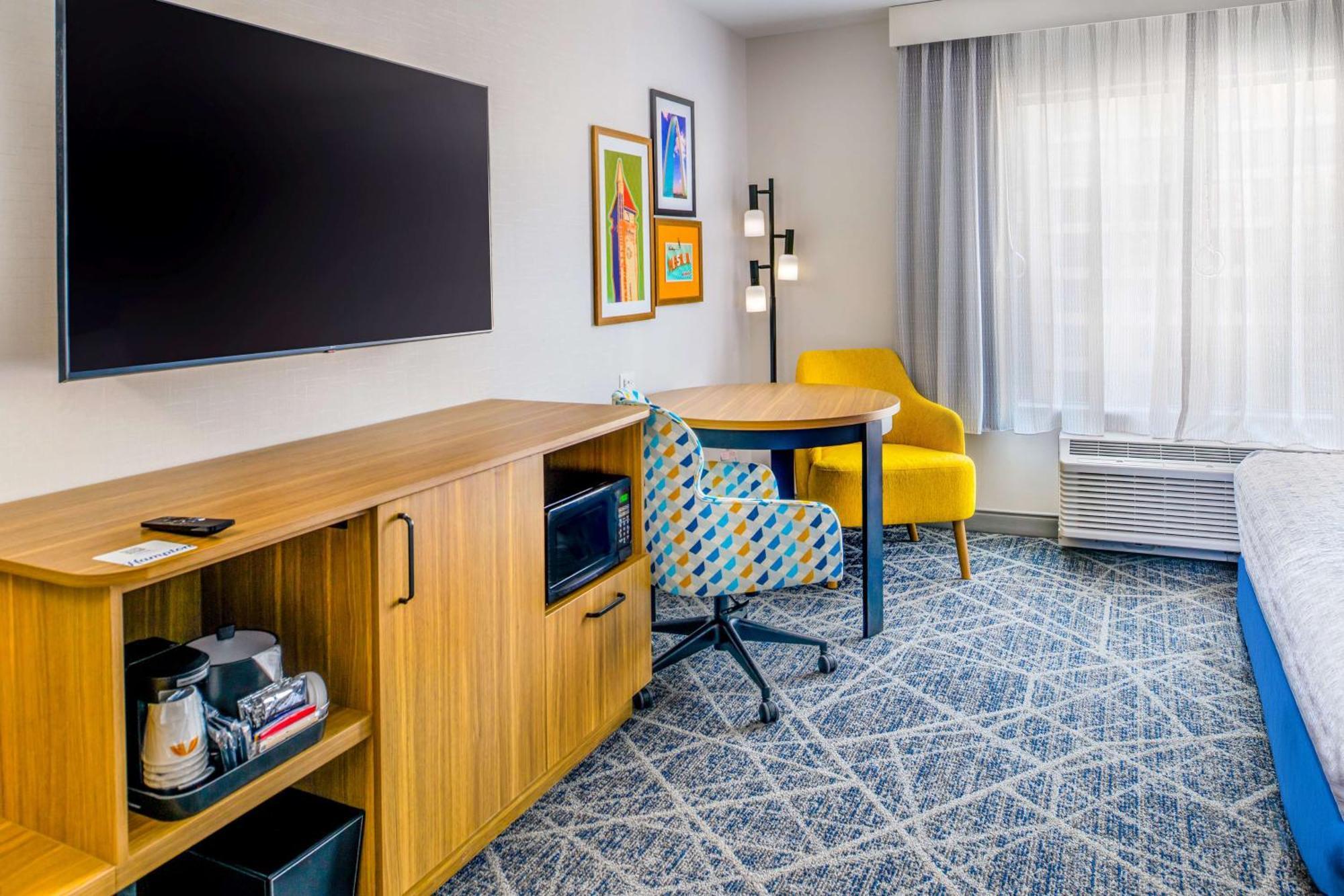 Hampton Inn By Hilton St Louis Airport Woodson Terrace Exterior photo